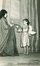 "Els Pastorets" amb Magda Oliveras (mare de Déu) i ?. (1964) 