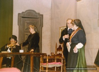 Homenatge a Mª Matilde Almendros. Al seu costat en Joan Llort. (1990)