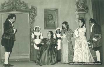 D'esquerra a dreta: Joan Cot, Teresa Valcarcel,  Maria Garriga (asseguda), Rosa Jimenez, Mª Jesús Isart, Montserrat Garriga i Octavi Canal a "La Ventafocs" (195