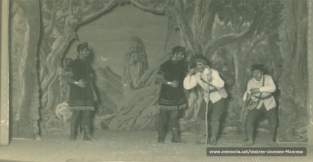 Els dimonis Domingo Ferrer i Enric Tatjé, i Jaume Sampere i Antoni Noguera en els papers de Toñin i Caracol "Los pastorcillos" (1942)