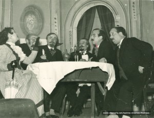 D'esquerra a dreta: Rosa Vila, Joan Masats, Martí Camprubí, ?,?, i Joan Torras, a "Els savis de Vilatrista" (1963)
