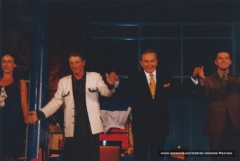  Joan Pera i Paco Moran, saludant després de la representació de "La Jaula de las Locas" (2000)