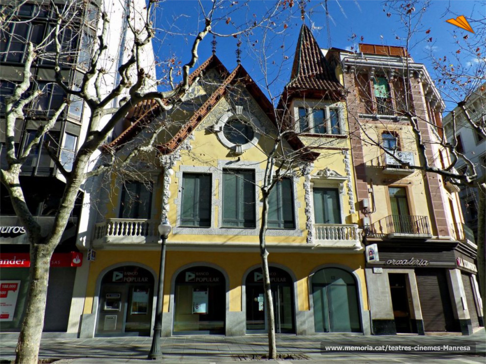 Edifici amb les oficines de Banc Popular
