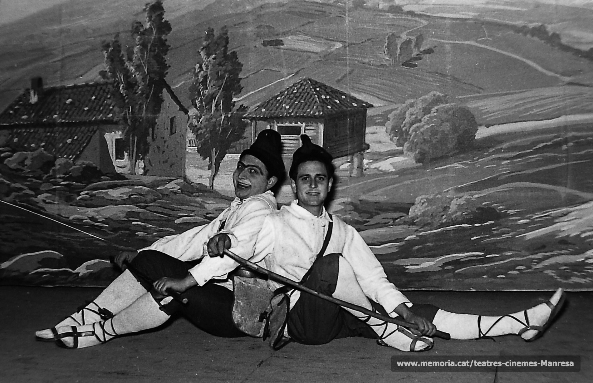 "Els Pastorets" amb Miquel Sandiumenge i Josep Isart a la dreta (1956)