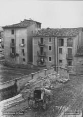 Fotografies de l’any 1927 que testimonien l’obligada remodelació urbanística del carrer, de la plaça del Remei i de l’actual passatge de la Mesquita per l’ampliació de la Fàbrica Bertrand i Serra. (Arxiu Comarcal del Bages).
