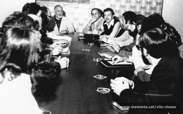 25/5/1979: Josep Vila Closes en una reunió de l’Associació de Veïns amb representants del primer ajuntament democràtic, encapçalats per l’alcalde Joan Cornet. S’hi pot veure Jaume Sensat i l’arquitecte Jaume Espinal.