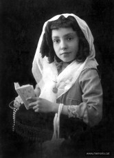 Enrica Llanas. Primera Comunió. 1915. (Col·lecció familiar)