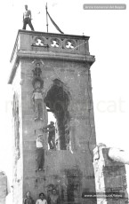 L’Església del Carme de Manresa, el setembre del 1936, quan s’havia iniciat el seu enderrocament. Fotografies de Lluís Rubiralta i Garriga. (Arxiu Comarcal del Bages).